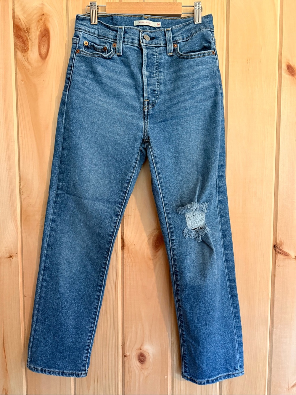 Levi’s Wedgie Straight High Rise Distressed Jeans Size 26